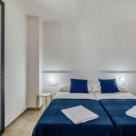 Murtra Apartment Roses
